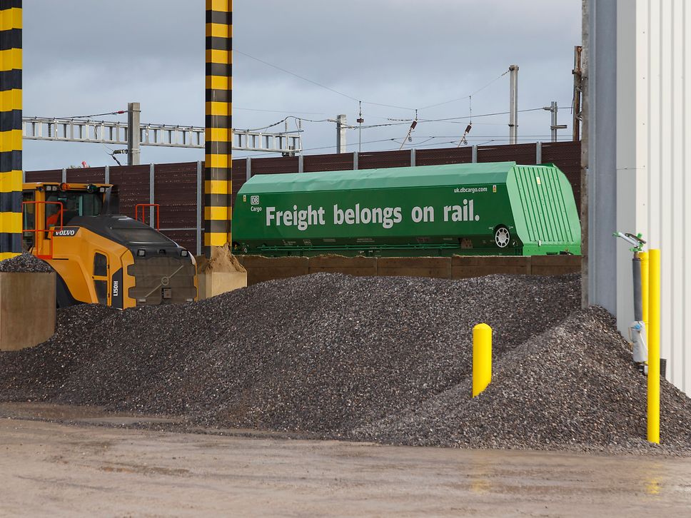 Freight belongs on rail wagon (2)
