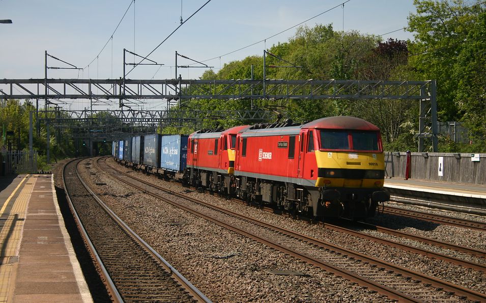 Class 90 locomotive
