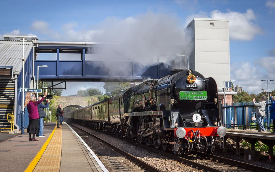 Steam rail services